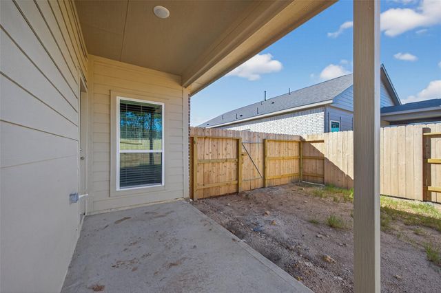 9718 Enclave Ridge Road, Willis, TX 77318