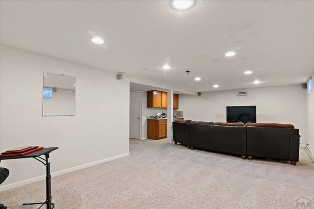 67 MacArthur Rd, Pueblo, CO 81001