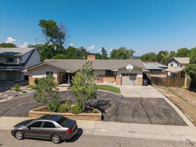 67 MacArthur Rd, Pueblo, CO 81001