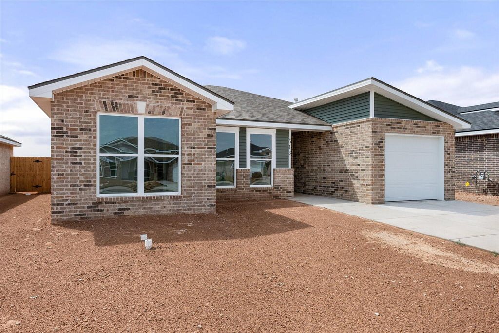 513 E 24th Street, Wolfforth, TX 79382