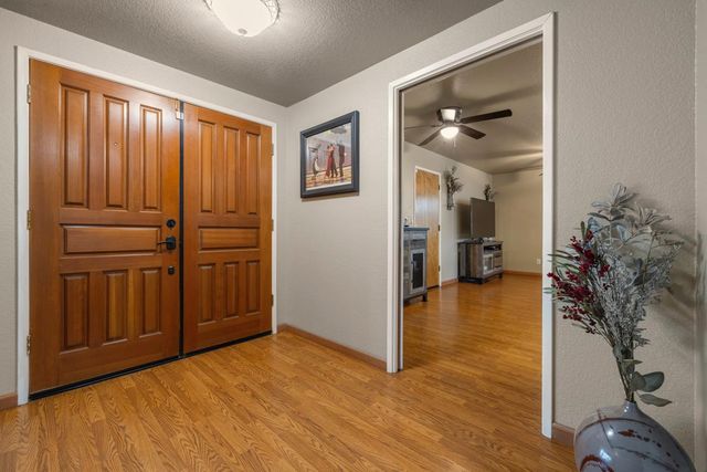 7542 Locust St, Hughson, CA 95326