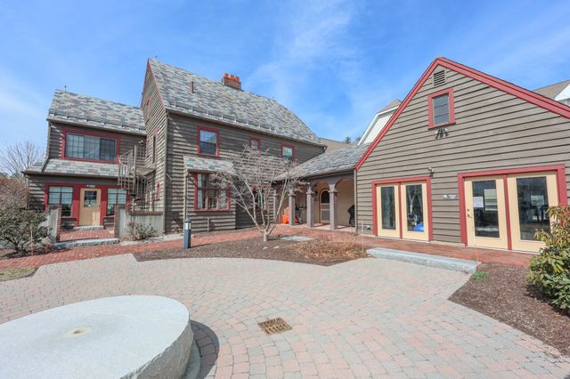 160 Daniel Webster Hwy Apt 201, Nashua, NH 03060