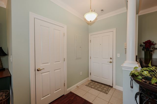 160 Daniel Webster Hwy Apt 201, Nashua, NH 03060