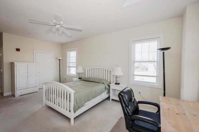 160 Daniel Webster Hwy Apt 201, Nashua, NH 03060