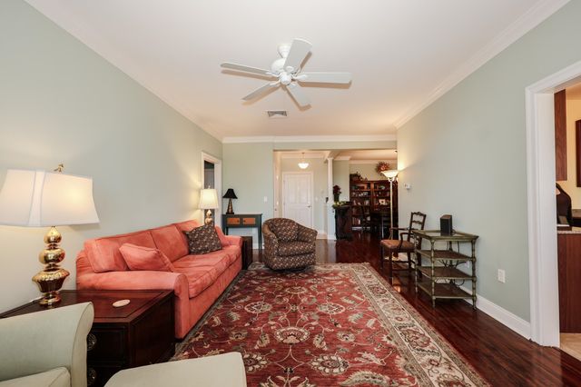 160 Daniel Webster Hwy Apt 201, Nashua, NH 03060