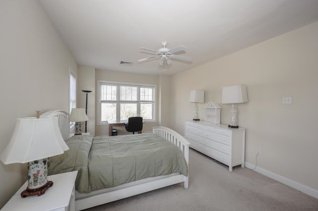 160 Daniel Webster Hwy Apt 201, Nashua, NH 03060