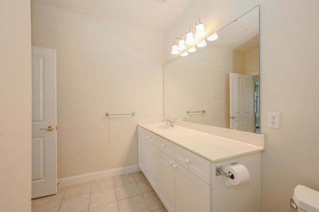 160 Daniel Webster Hwy Apt 201, Nashua, NH 03060