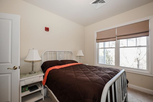 160 Daniel Webster Hwy Apt 201, Nashua, NH 03060