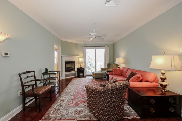 160 Daniel Webster Hwy Apt 201, Nashua, NH 03060