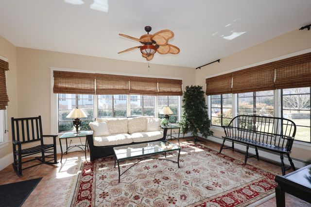 160 Daniel Webster Hwy Apt 201, Nashua, NH 03060