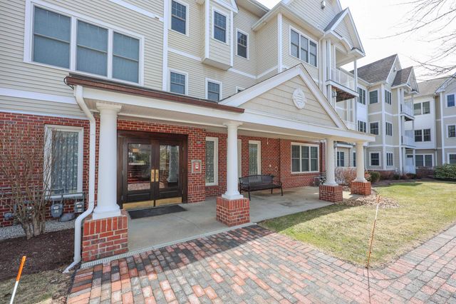 160 Daniel Webster Hwy Apt 201, Nashua, NH 03060