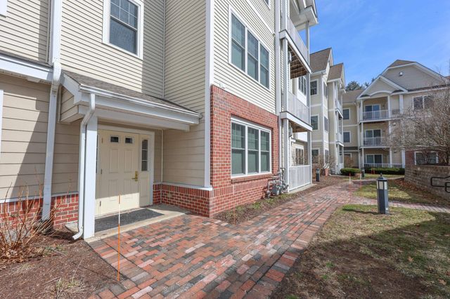 160 Daniel Webster Hwy Apt 201, Nashua, NH 03060