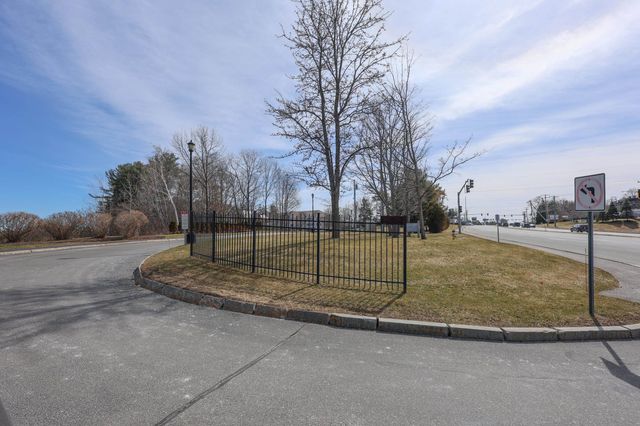 160 Daniel Webster Hwy Apt 201, Nashua, NH 03060