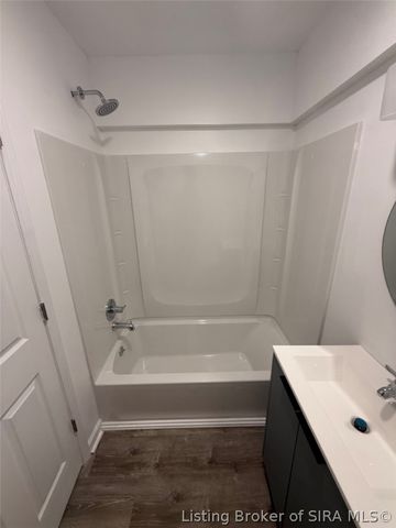 27 Chambers Street, New Albany, IN 47150
