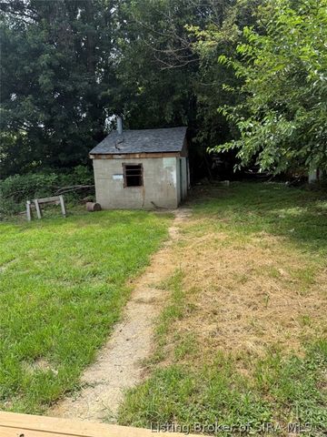 27 Chambers Street, New Albany, IN 47150