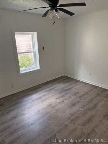 27 Chambers Street, New Albany, IN 47150