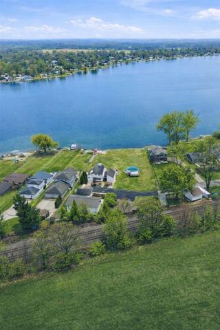 7738 N Indian Lake Drive, Scotts, MI 49088