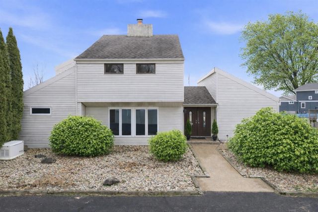 7738 N Indian Lake Drive, Scotts, MI 49088