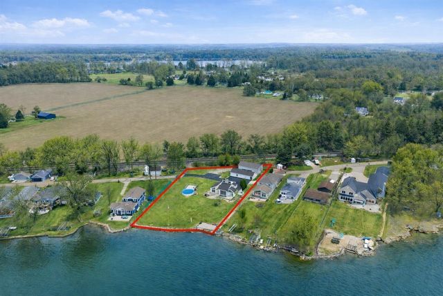 7738 N Indian Lake Drive, Scotts, MI 49088