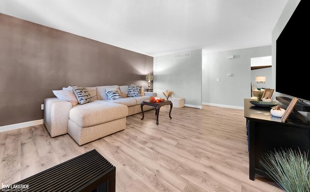 31736 William Drive, New Baltimore, MI 48047