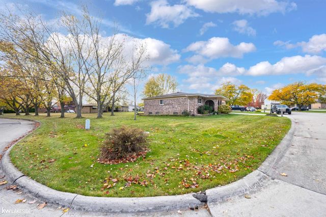 31736 William Drive, New Baltimore, MI 48047