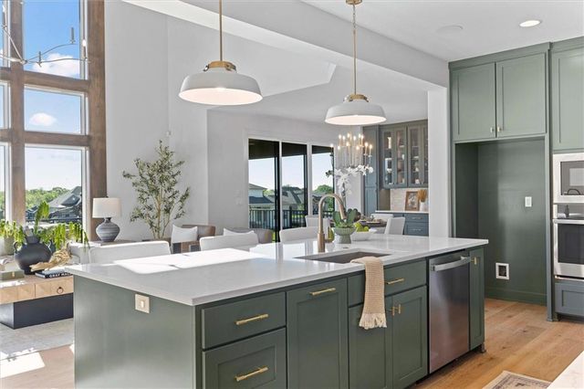 18605 Mohawk Lane, Overland Park, KS 66085