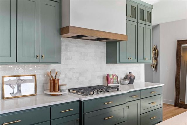 18605 Mohawk Lane, Overland Park, KS 66085