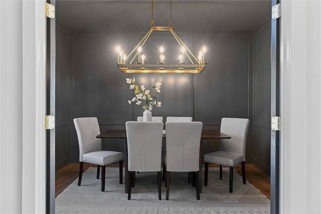 18605 Mohawk Lane, Overland Park, KS 66085