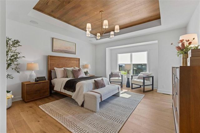 18605 Mohawk Lane, Overland Park, KS 66085