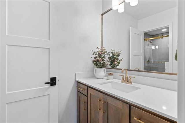 18605 Mohawk Lane, Overland Park, KS 66085