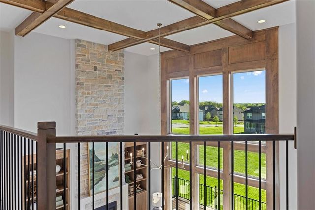 18605 Mohawk Lane, Overland Park, KS 66085