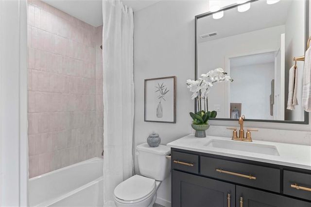 18605 Mohawk Lane, Overland Park, KS 66085