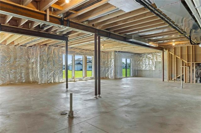 18605 Mohawk Lane, Overland Park, KS 66085