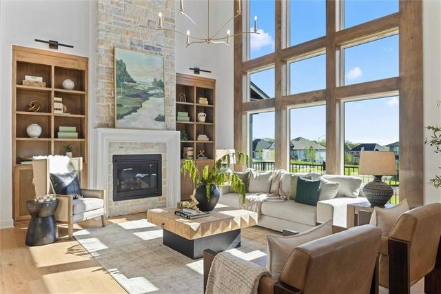 18605 Mohawk Lane, Overland Park, KS 66085