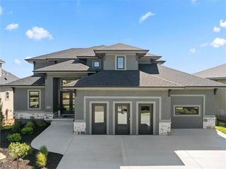 18605 Mohawk Lane, Overland Park, KS 66085