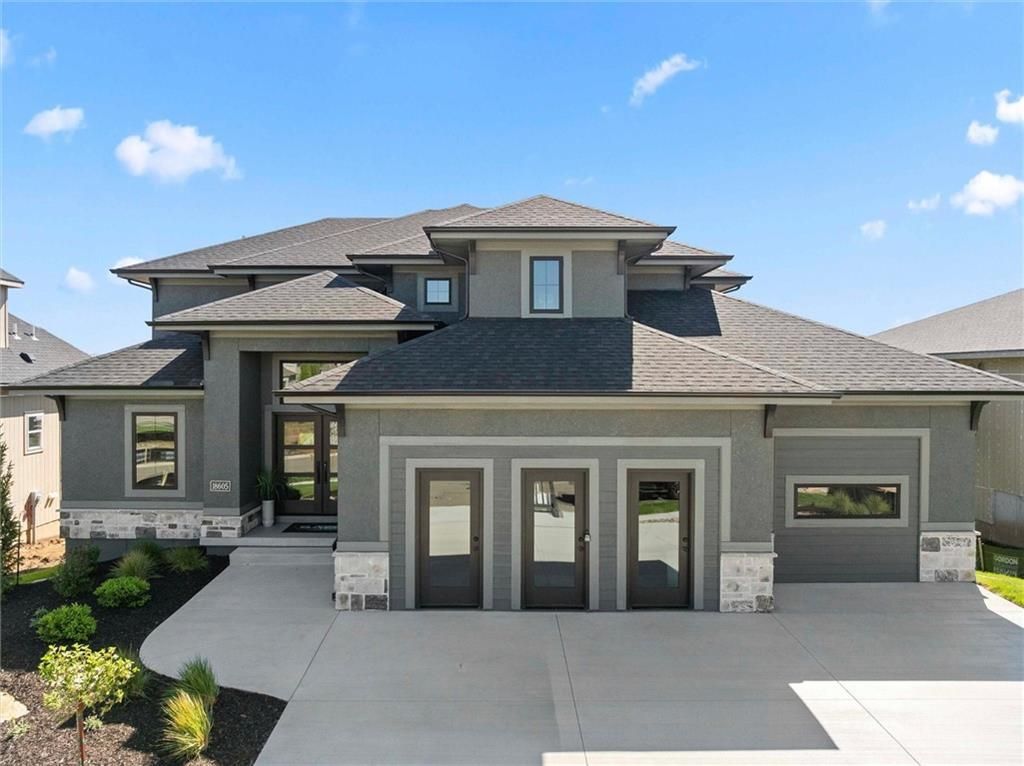 18605 Mohawk Lane, Overland Park, KS 66085