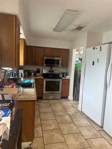 556 Greenway Drive, Saginaw, TX 76179