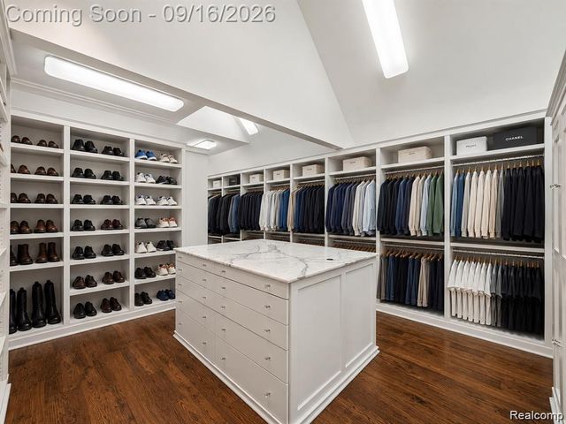945 Henrietta Street, Birmingham, MI 48009