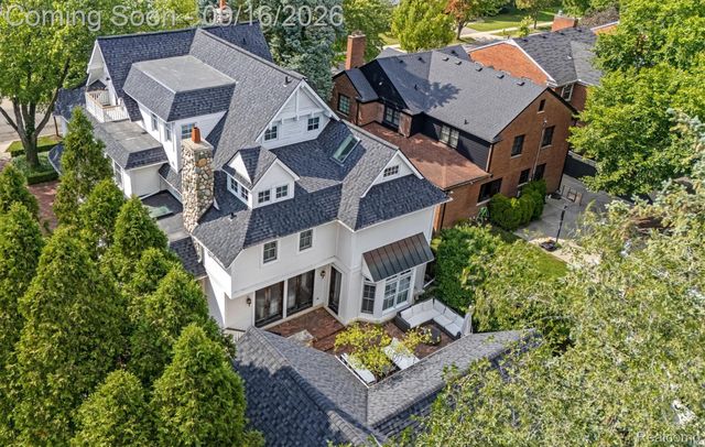 945 Henrietta Street, Birmingham, MI 48009