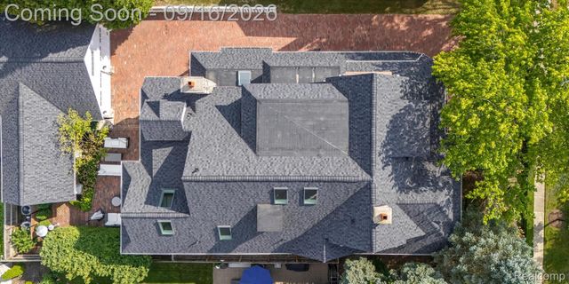 945 Henrietta Street, Birmingham, MI 48009