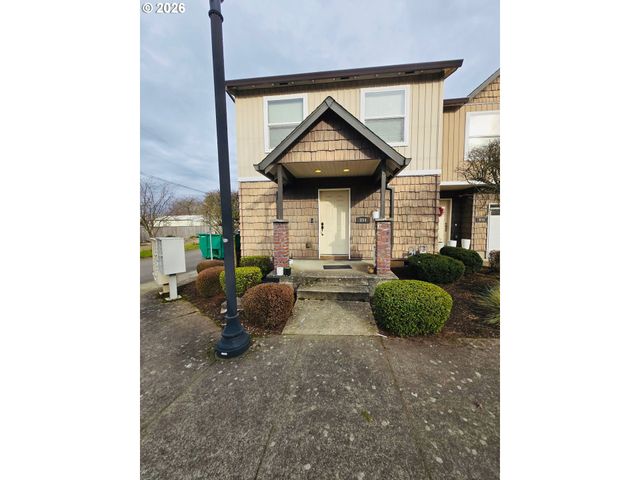 894 Ne LINDEN Ave, Gresham, OR 97030
