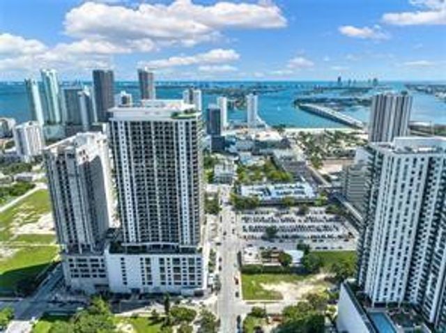 1600 NE 1st Avenue NE 2402, Miami, FL 33132
