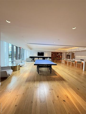 13835 39th Avenue 4B, Flushing, NY 11354