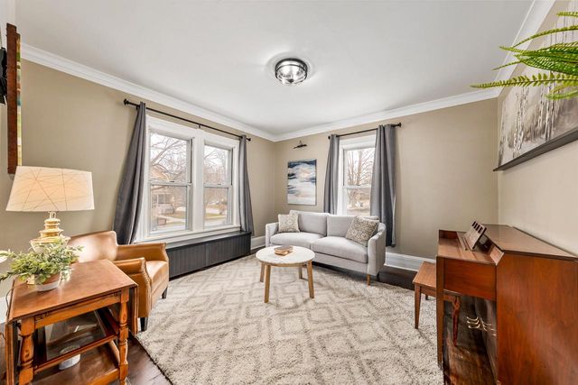 517 McCall STREET, Waukesha, WI 53186