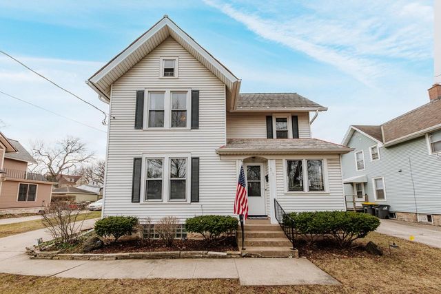 517 McCall STREET, Waukesha, WI 53186