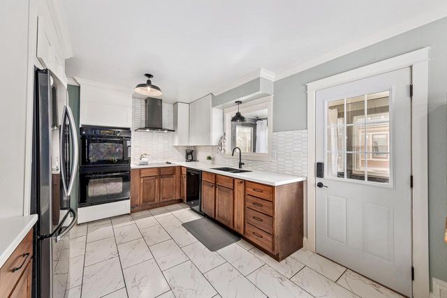 517 McCall STREET, Waukesha, WI 53186