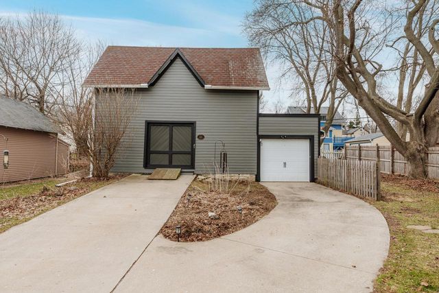 517 McCall STREET, Waukesha, WI 53186