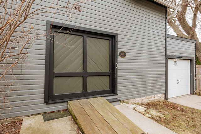 517 McCall STREET, Waukesha, WI 53186