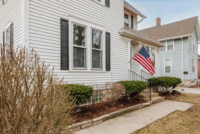 517 McCall STREET, Waukesha, WI 53186