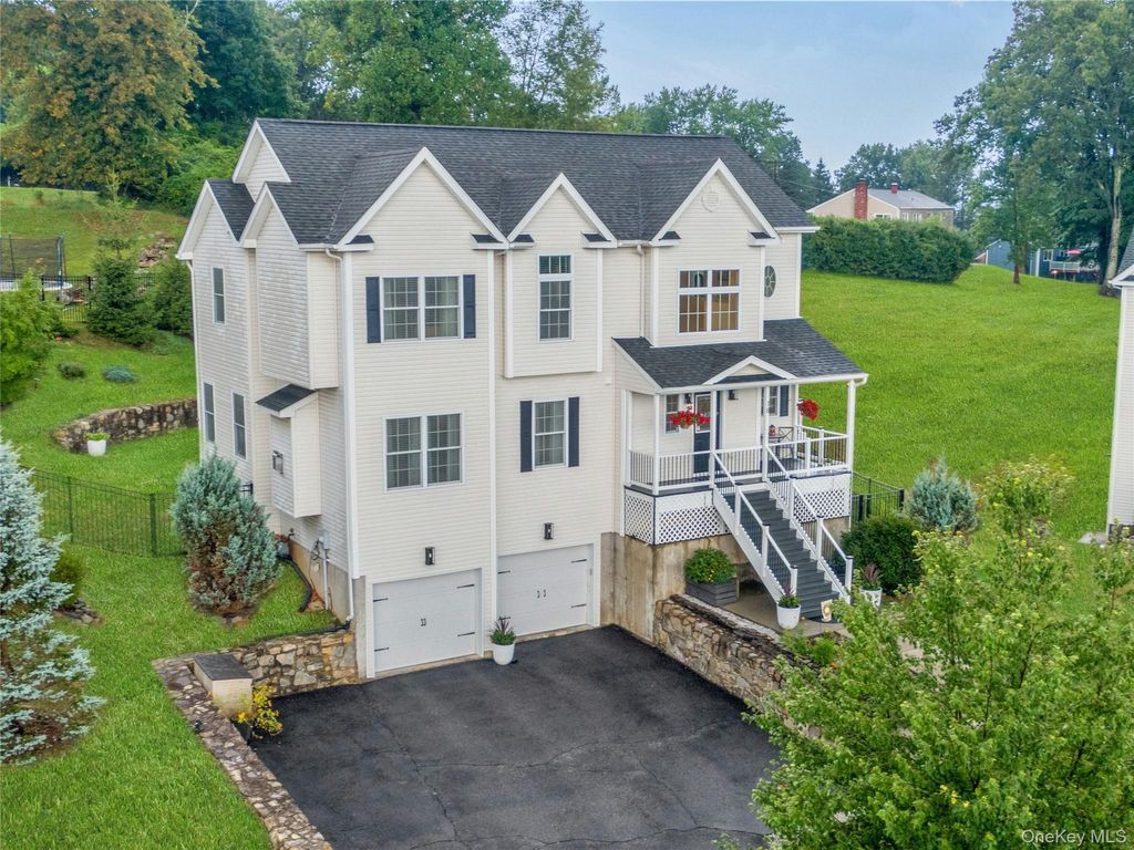 18 Tanyas Court, Monroe, NY 10950